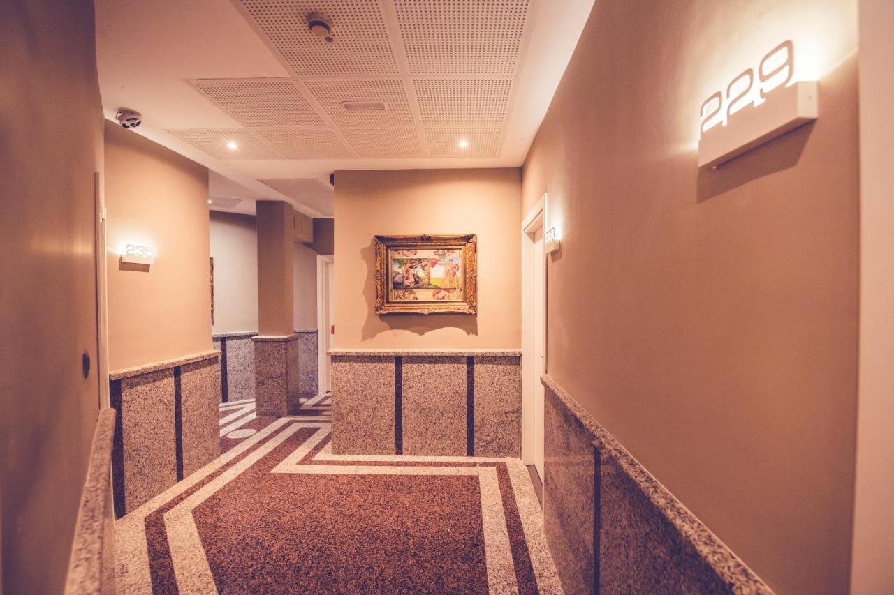 Hostal Marlasca Madrid Ngoại thất bức ảnh