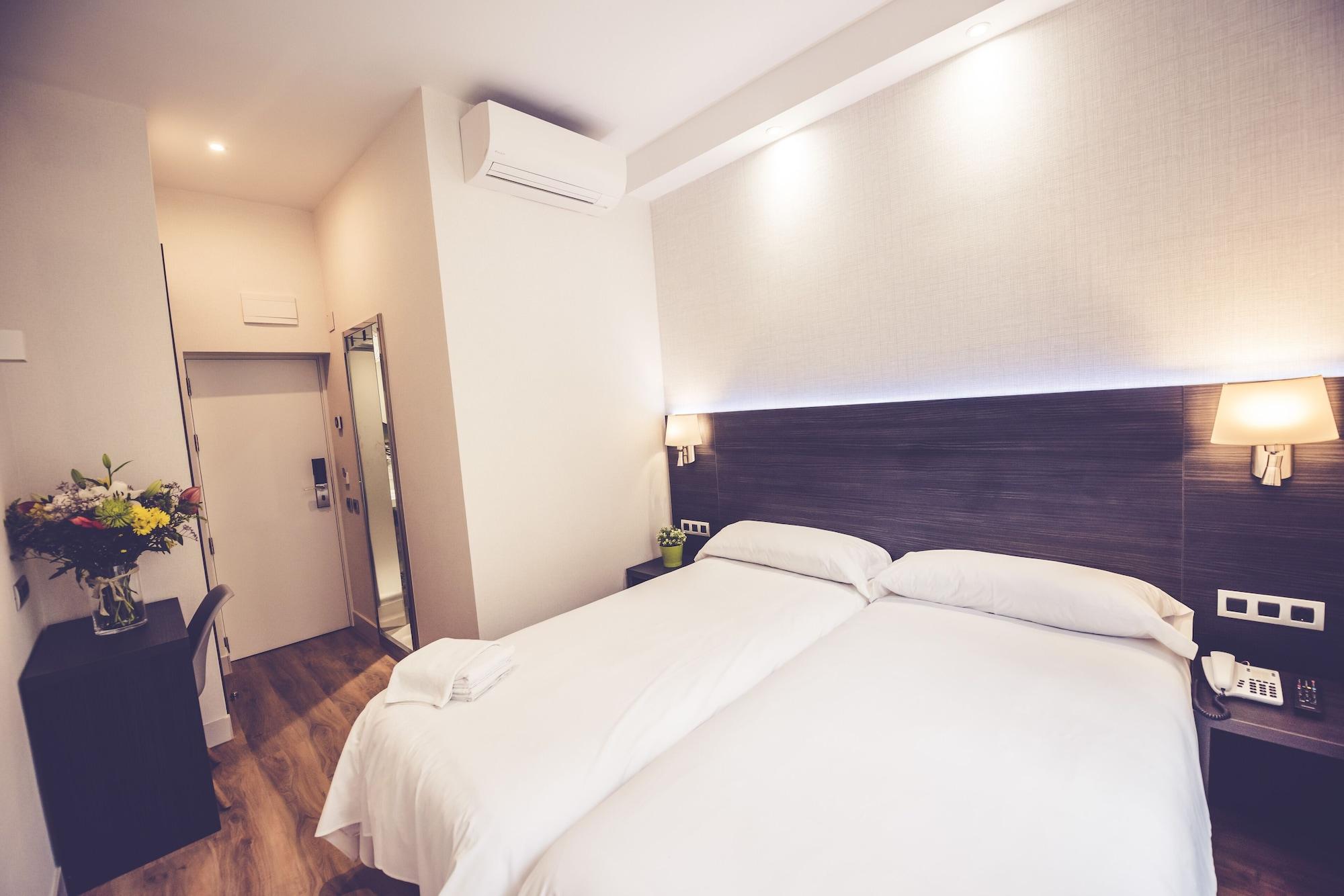 Hostal Marlasca Madrid Ngoại thất bức ảnh
