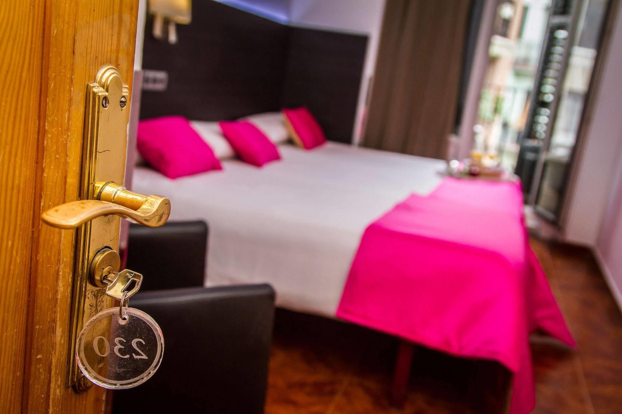 Hostal Marlasca Madrid Ngoại thất bức ảnh